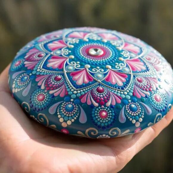 Hand Painted Mandala Stone, Rock Art Mandala Painting, Paper Weight, Dot Art - Picture 3 of 4
